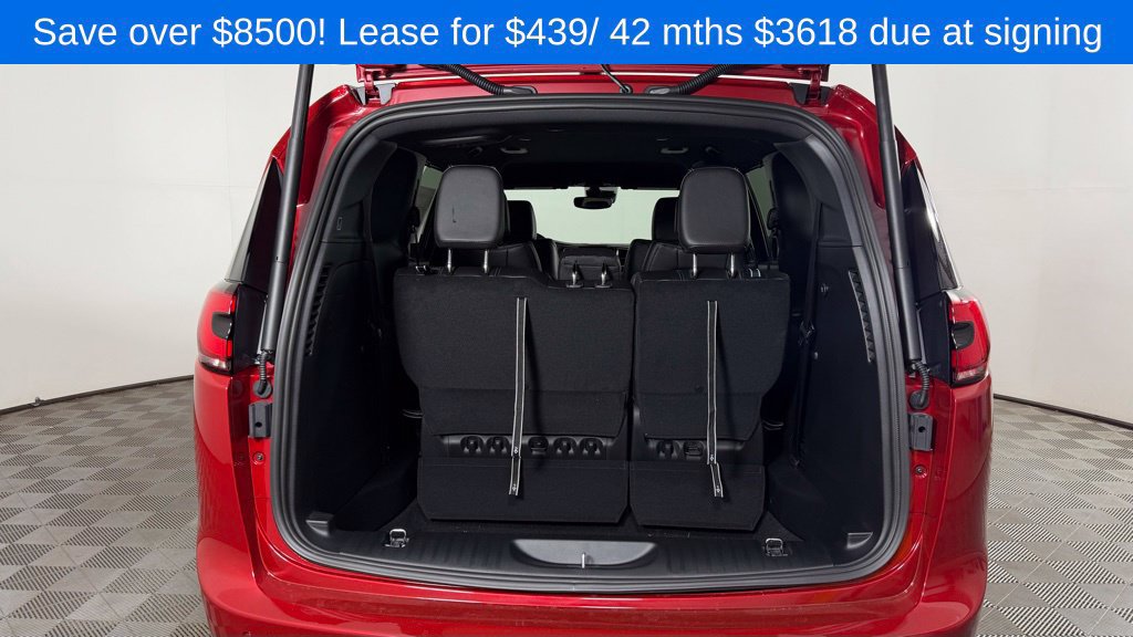 New 2027 Chrysler Pacifica Select FWD image 9