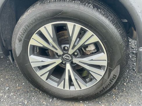 Certified 2023 Nissan Rogue SV w/ SV Premium B Package image 25