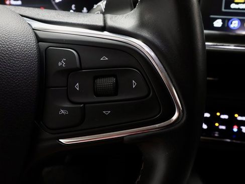 Used 2023 Buick Envision Essence image 28