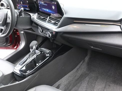 Used 2024 Chevrolet Trax ACTIV w/ Driver Confidence Package image 28