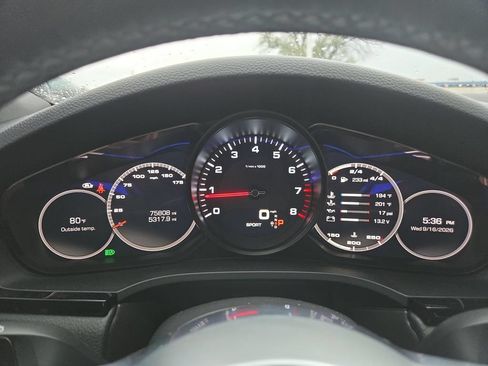 Used 2019 Porsche Cayenne AWD/4WD image 23