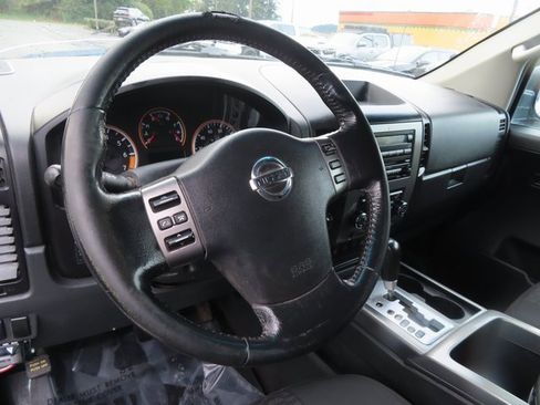 Used 2012 Nissan Titan SV w/ SV Value Truck Pkg image 14