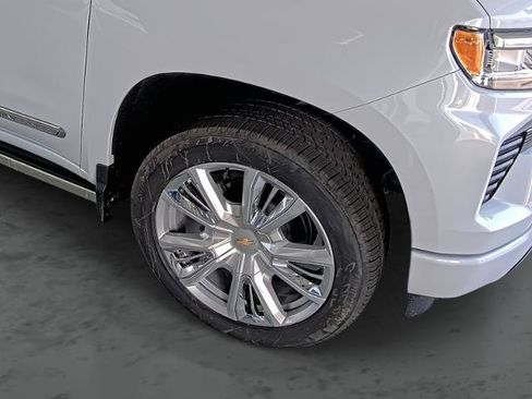 New 2026 Chevrolet Silverado 1500 High Country AWD/4WD image 16