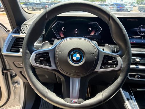 Used 2025 BMW X5 xDrive50e w/ M Sport Package AWD/4WD image 12