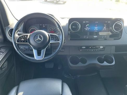 Used 2023 Mercedes-Benz Sprinter 2500 image 3