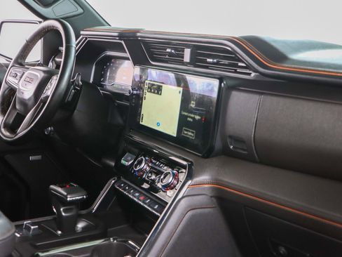 Used 2024 GMC Sierra 1500 AT4 w/ Technology Package image 30