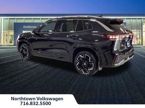 Used 2026 Volkswagen Tiguan SEL R-Line AWD/4WD image 3