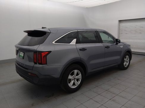 Used 2021 Kia Sorento LX image 10