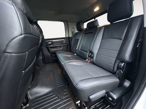 Used 2018 RAM 2500 Big Horn w/ Sport Appearance Group image 11