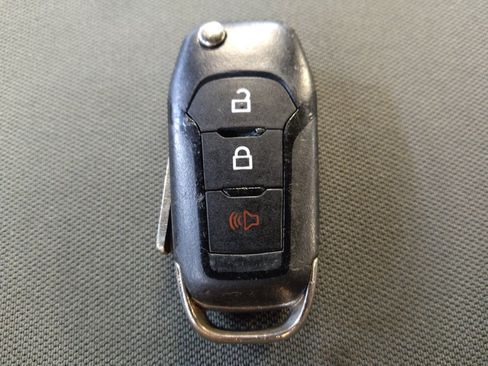 Used 2015 Ford F150 XL w/ Equipment Group 101A Mid AWD/4WD image 32