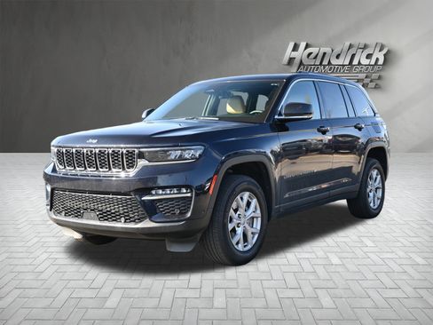Used 2023 Jeep Grand Cherokee Limited w/ Luxury Tech Group II image 6