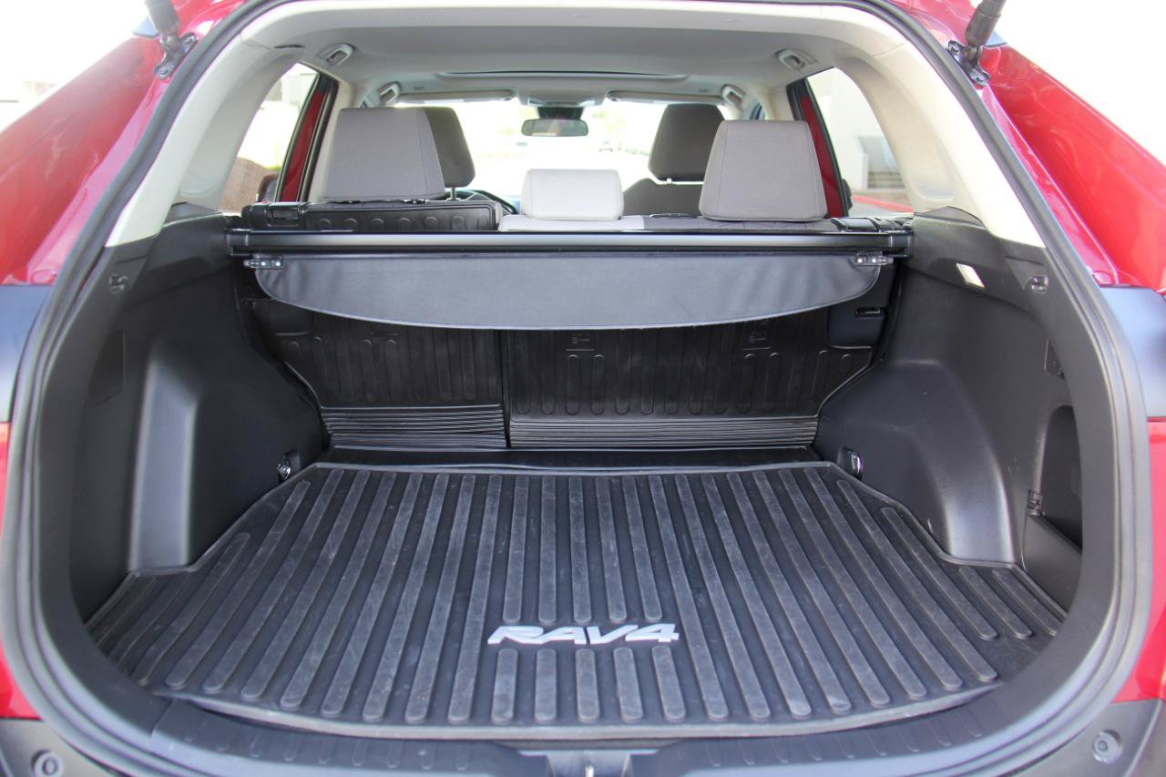 Used 2025 Toyota RAV4 XLE w/ Convenience Package FWD image 24