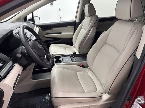 Used 2025 Honda Odyssey Touring image 15
