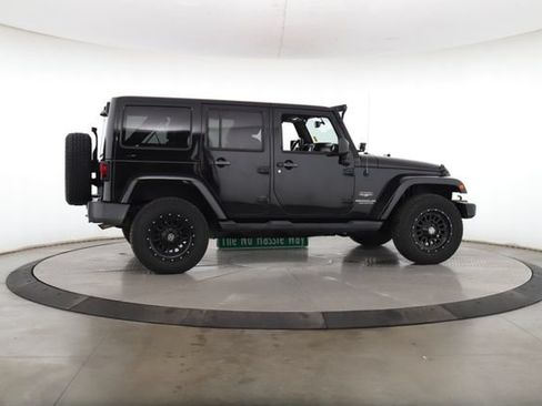 Used 2014 Jeep Wrangler Unlimited Sahara w/ Connectivity Group AWD/4WD image 6