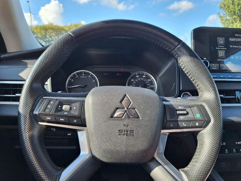 Used 2024 Mitsubishi Outlander FWD image 17