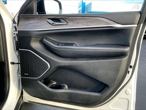 Used 2024 Jeep Grand Cherokee Limited 4xe image 23