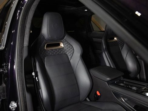 Used 2023 Jaguar F-PACE SVR image 5