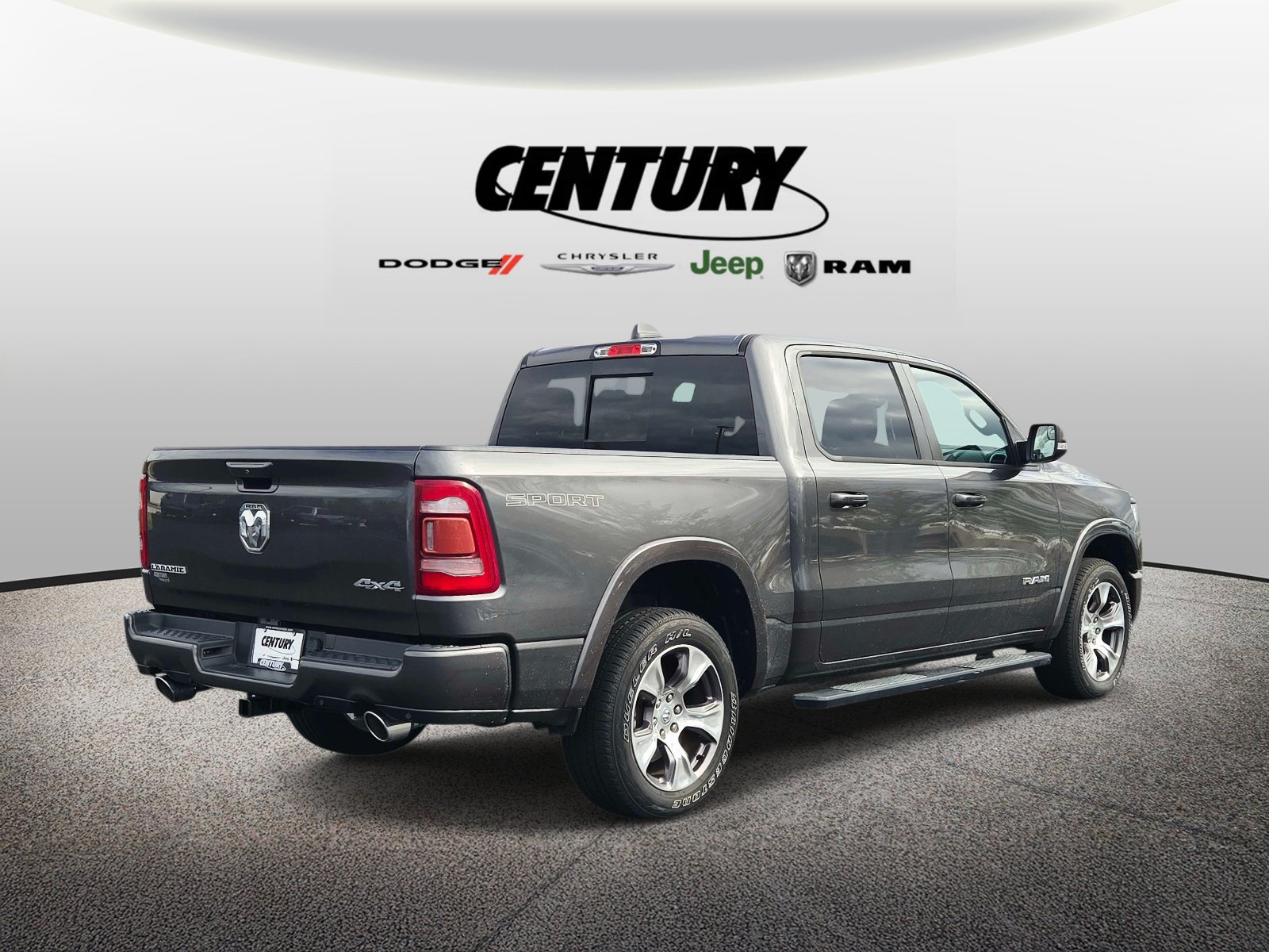 Used 2020 RAM 1500 Laramie w/ Sport Appearance Package AWD/4WD image 4