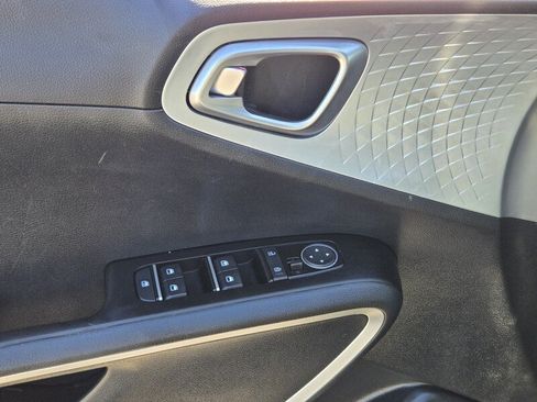 Certified 2024 Kia Soul LX FWD image 17