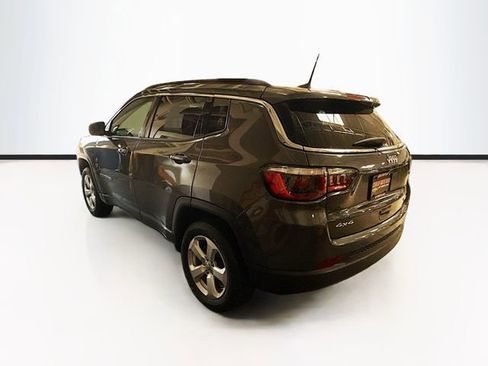 Used 2019 Jeep Compass Latitude w/ Popular Equipment Group AWD/4WD image 8