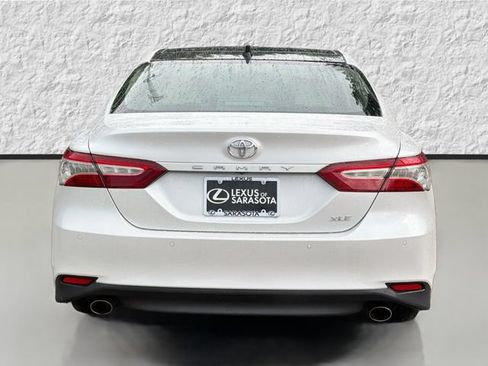 Used 2018 Toyota Camry XLE FWD image 4