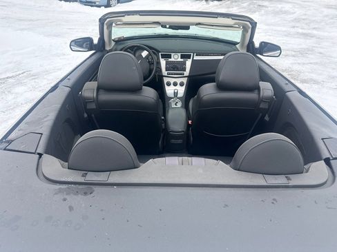 Used 2009 Chrysler Sebring Limited image 18