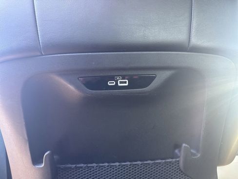 Used 2023 Chrysler Pacifica Touring-L image 22