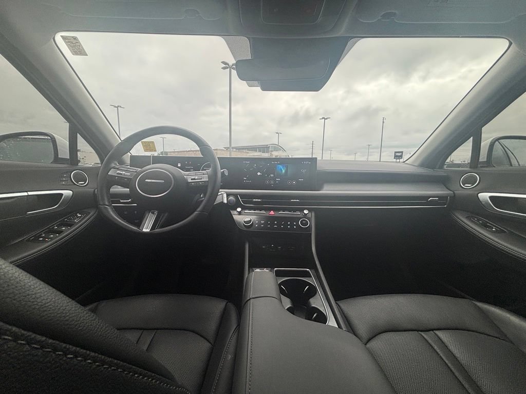Used 2025 Hyundai Sonata Limited FWD image 25