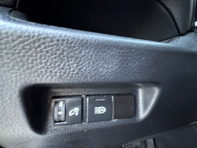 Used 2021 Toyota RAV4 LE FWD image 6