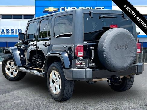 Used 2014 Jeep Wrangler Unlimited Sahara AWD/4WD image 3