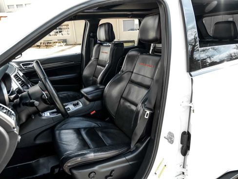 Used 2018 Jeep Grand Cherokee Trailhawk w/ Trailhawk Luxury Group image 33