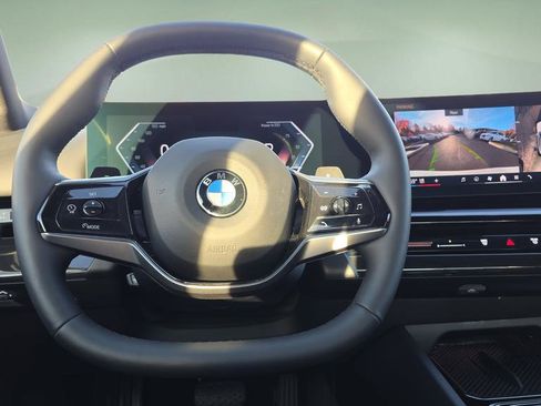 Used 2025 BMW 530i xDrive image 21