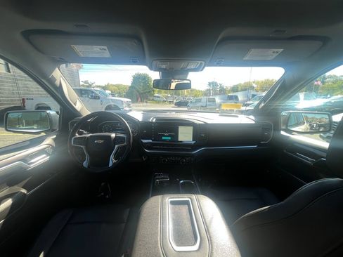 Used 2022 Chevrolet Silverado 1500 LTZ AWD/4WD image 22
