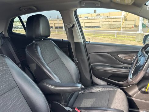 Used 2016 Buick Encore Convenience FWD image 28