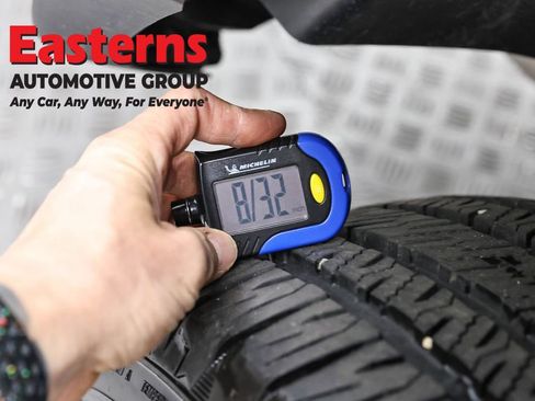 Used 2025 Jeep Wrangler Unlimited Sahara AWD/4WD image 29