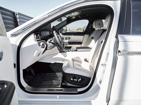 Used 2023 Rolls-Royce Ghost Base w/ Ghost Package image 34