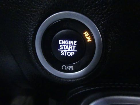 Used 2022 Dodge Challenger GT image 17