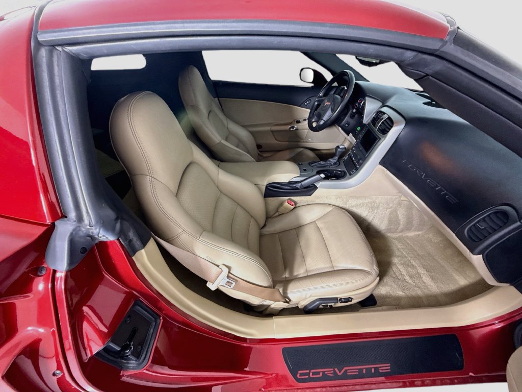 Used 2005 Chevrolet Corvette Coupe w/ Preferred Equipment Group RWD image 18