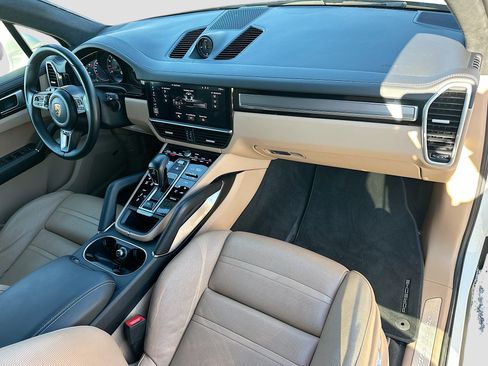 Used 2019 Porsche Cayenne Turbo image 35