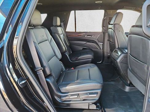 Used 2022 Cadillac Escalade Luxury w/ LPO, Floor Liner Package image 20