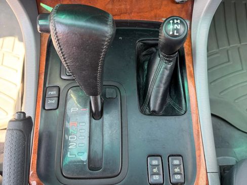 Used 1999 Lexus LX 470 4WD image 11