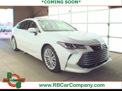 Used 2019 Toyota Avalon Limited image 1