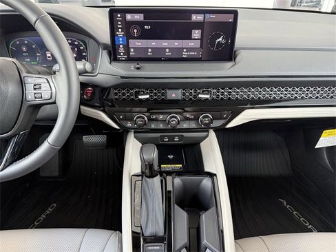 Used 2023 Honda Accord EX-L image 13