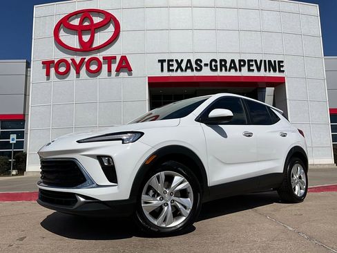 Used 2025 Buick Encore GX Preferred image 2