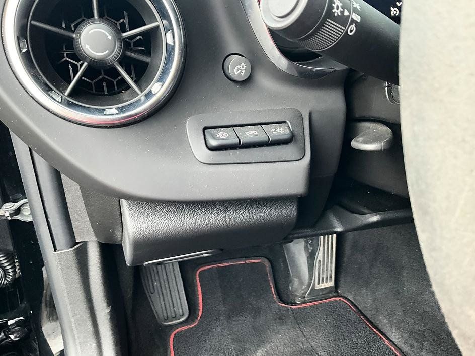 Used 2021 Chevrolet Camaro ZL1 RWD image 16