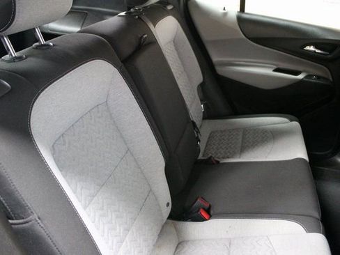 Used 2022 Chevrolet Equinox LS image 9