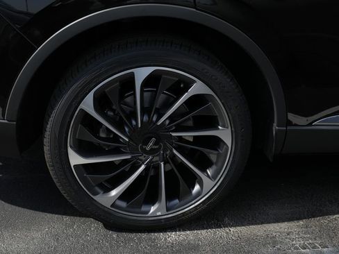 Used 2023 Lincoln Aviator Reserve w/ Equipment Group 201A image 7