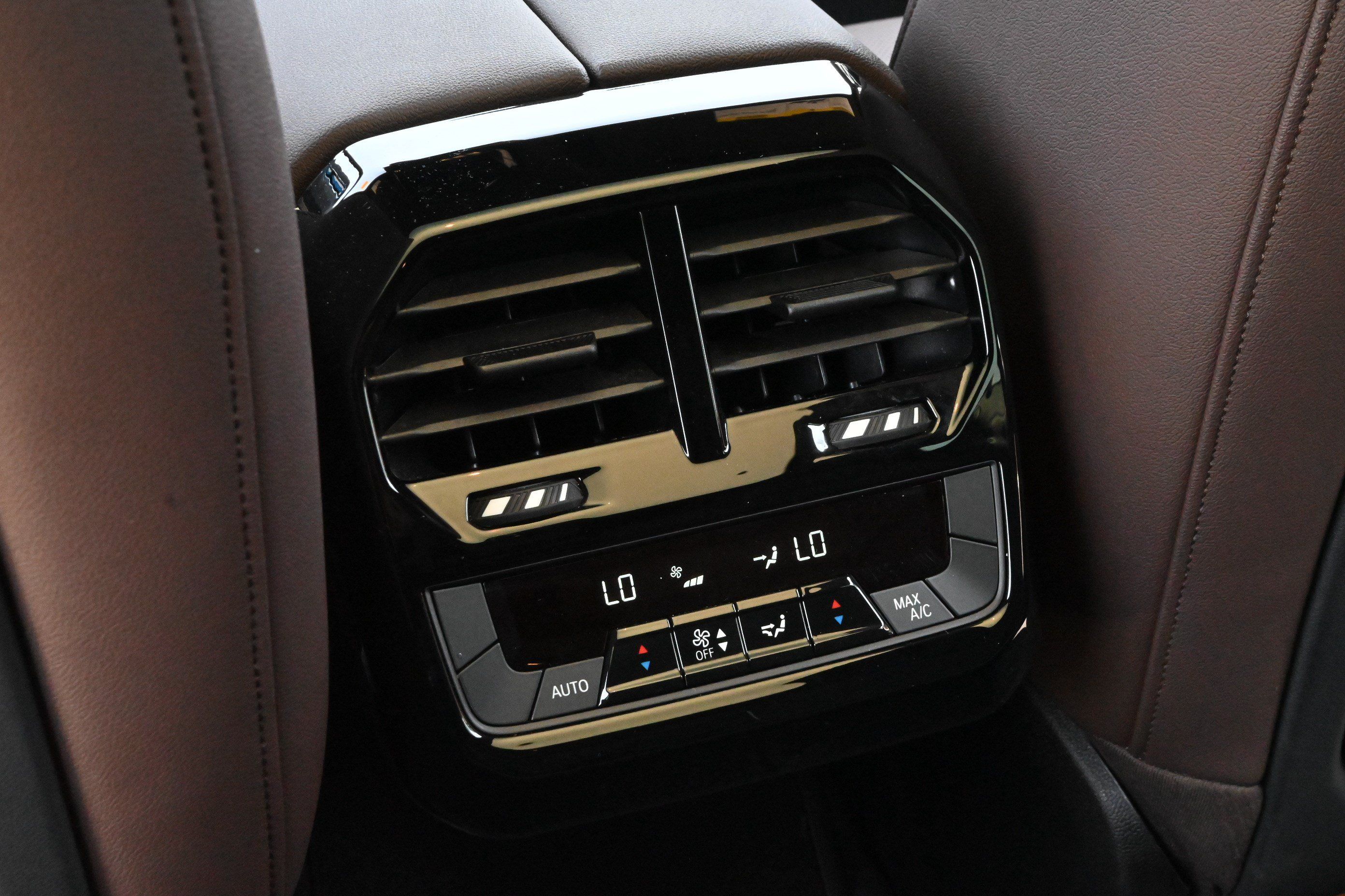Certified 2024 BMW iX xDrive50 AWD/4WD image 27
