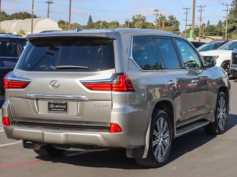 Used 2018 Lexus LX 570 4WD image 4