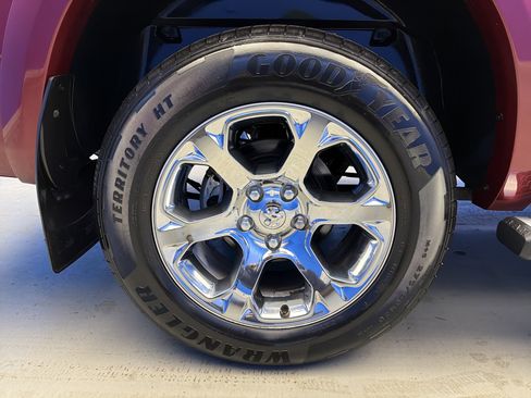 Used 2014 RAM 1500 Laramie w/ Convenience Group image 9